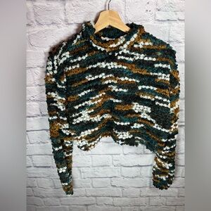 Tularosa‎ mock neck plush cropped sweater women’s size medium medium